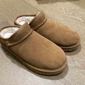 Ugg classic slipper size 8 unworn